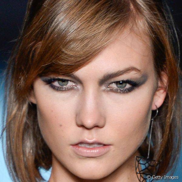 O esfumado, t?cnica de maquiagem queridinha das mulheres, pode ajudar a manter os olhos ainda mais evidentes e sofisticados com a sombra prata